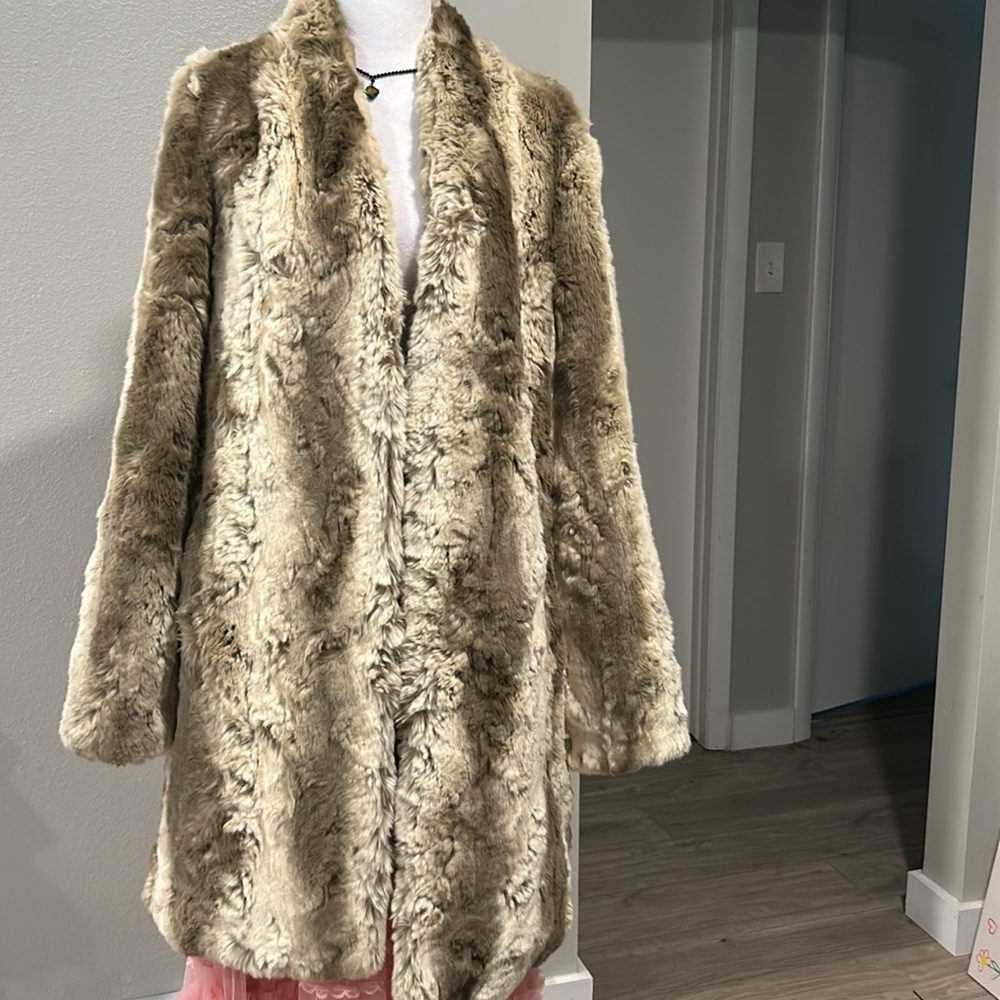 Baldwin Leonore Faux Fur Coat Women's Tan Faux Fur Coat Size Medium, - Picture 5 of 10